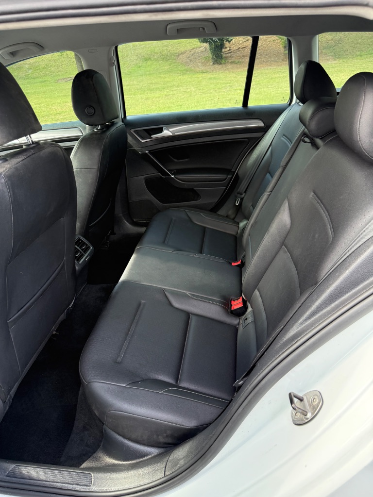2017 Volkswagen Golf - $9,500