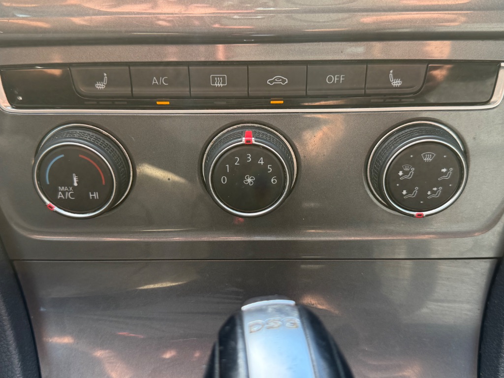 2017 Volkswagen Golf - $9,500