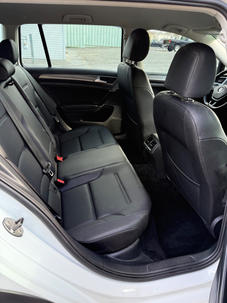 2017 Volkswagen Golf - $9,500