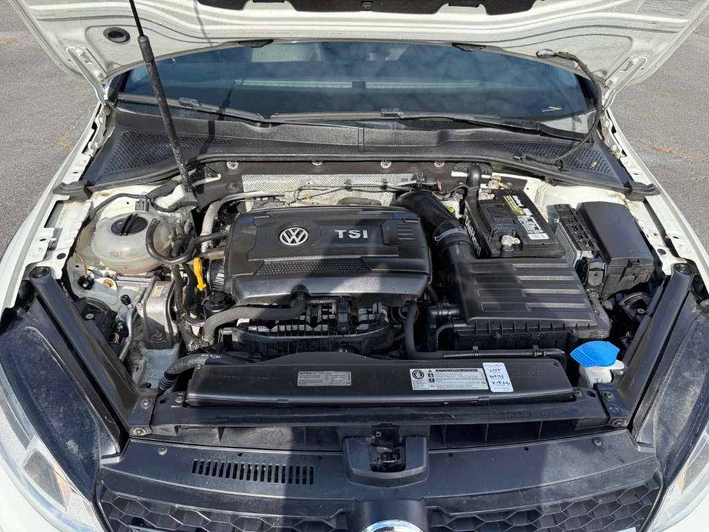 2017 Volkswagen Golf - $9,500