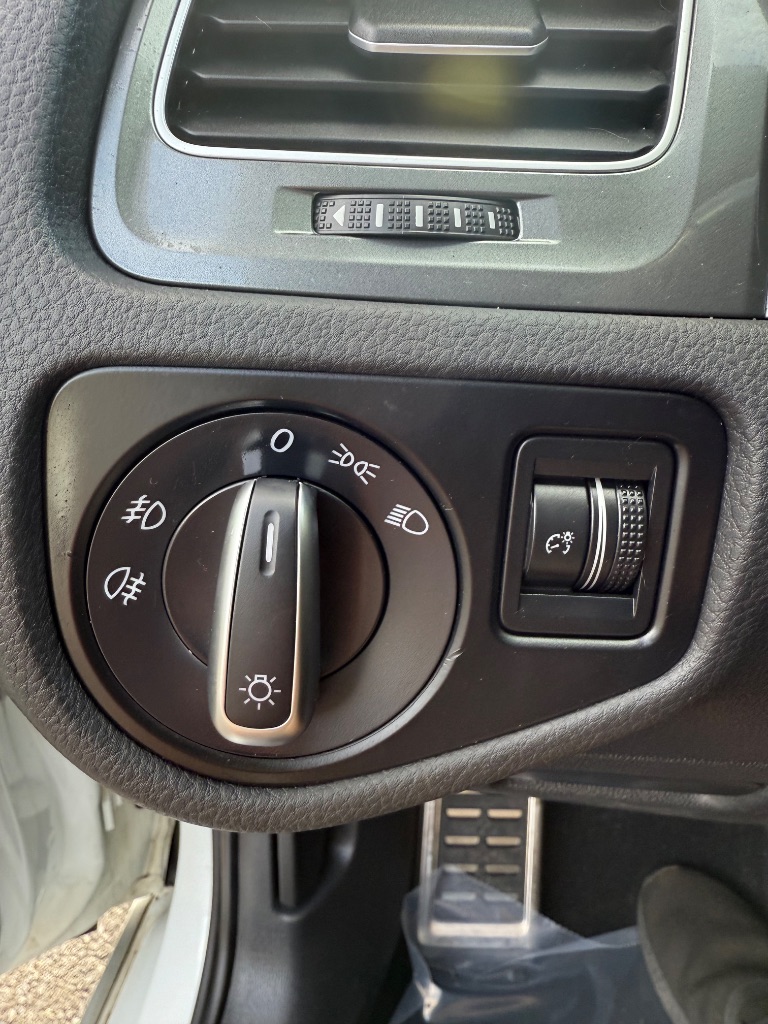 2017 Volkswagen Golf - $9,500