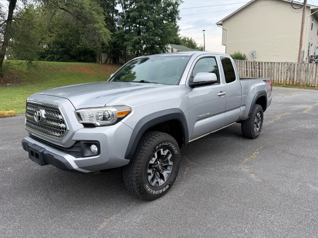 ALUMINUM/SILVER 2017 Toyota Tacoma Pickup Truck Four-Wheel Drive Automatic