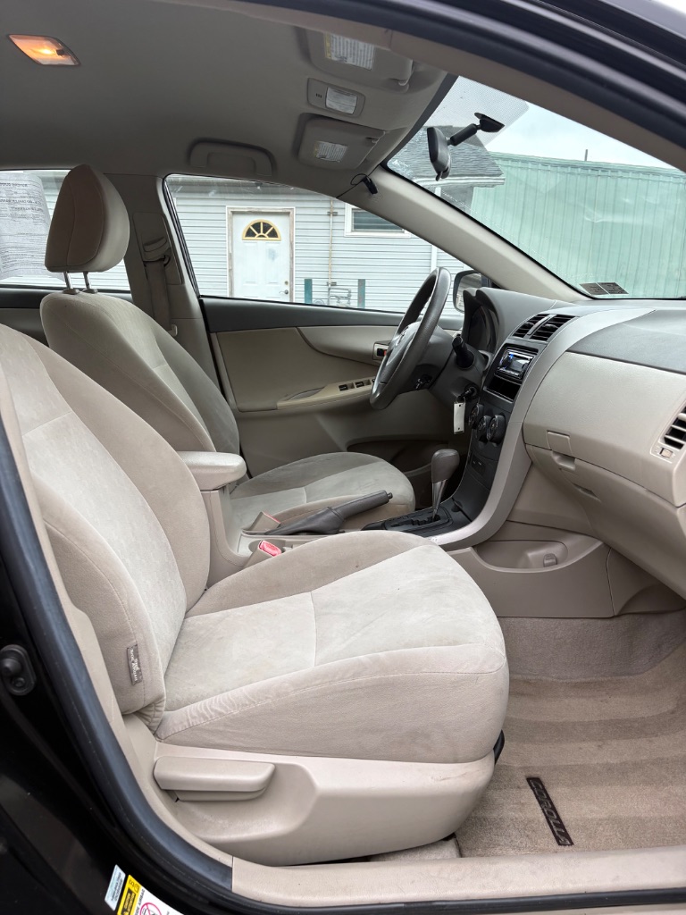 2009 Toyota Corolla - $8,000