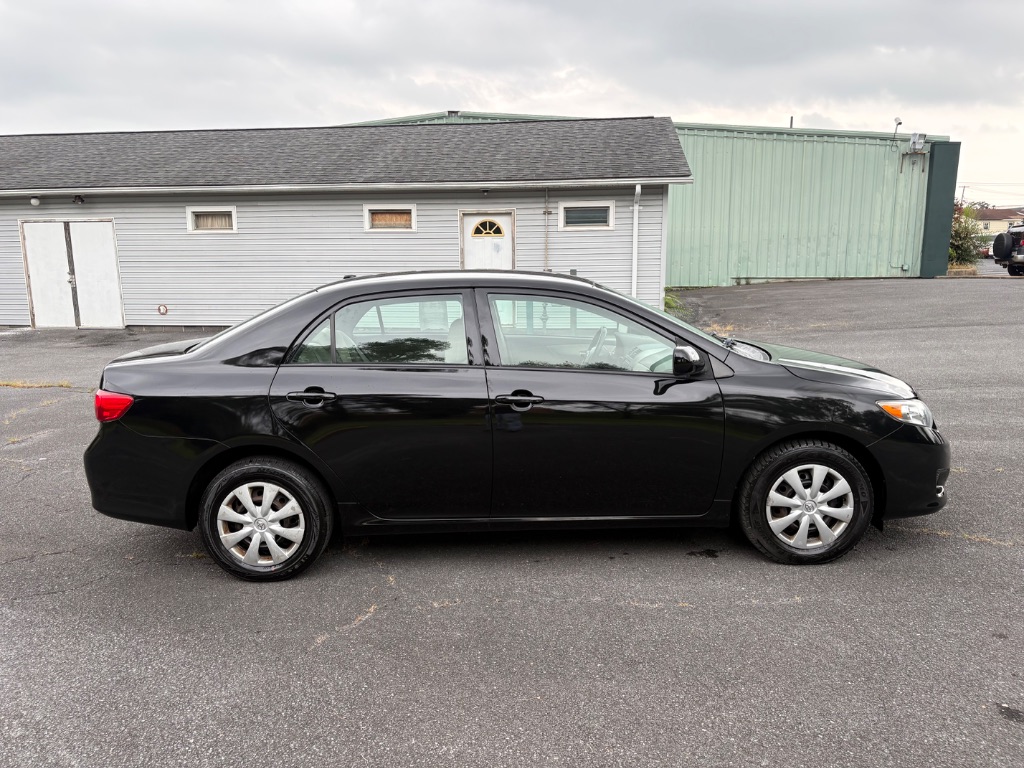 2009 Toyota Corolla - $8,000