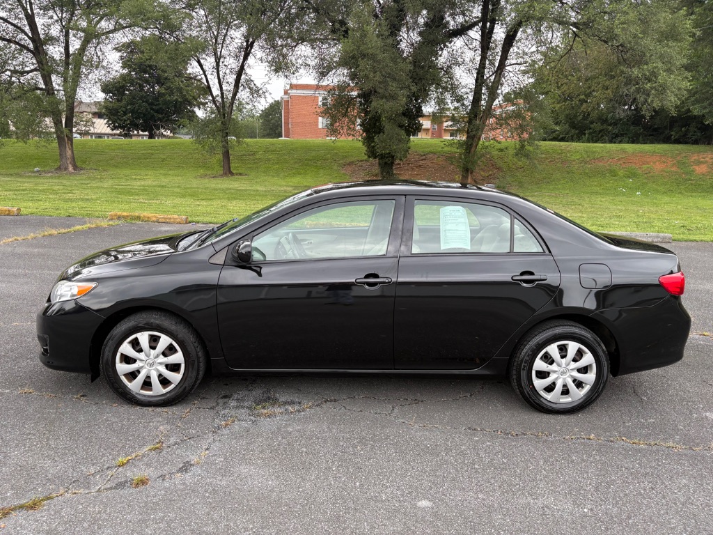 2009 Toyota Corolla - $8,000