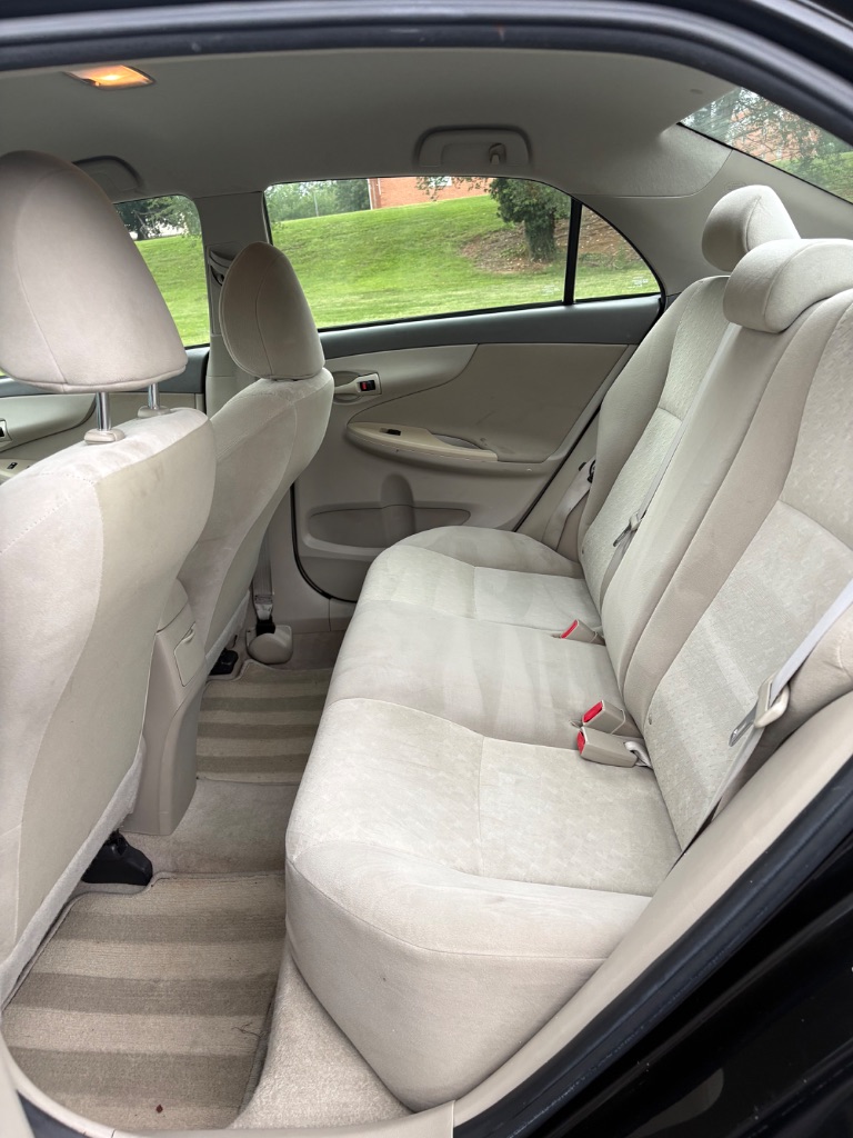 2009 Toyota Corolla - $8,000