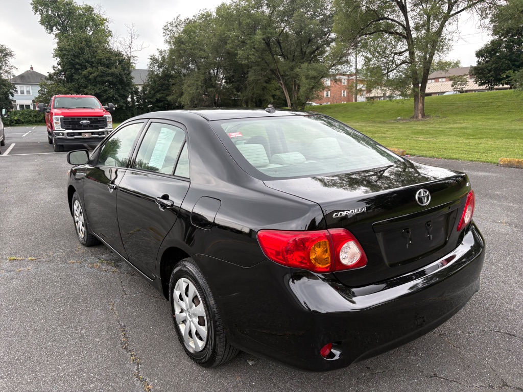 2009 Toyota Corolla - $8,000