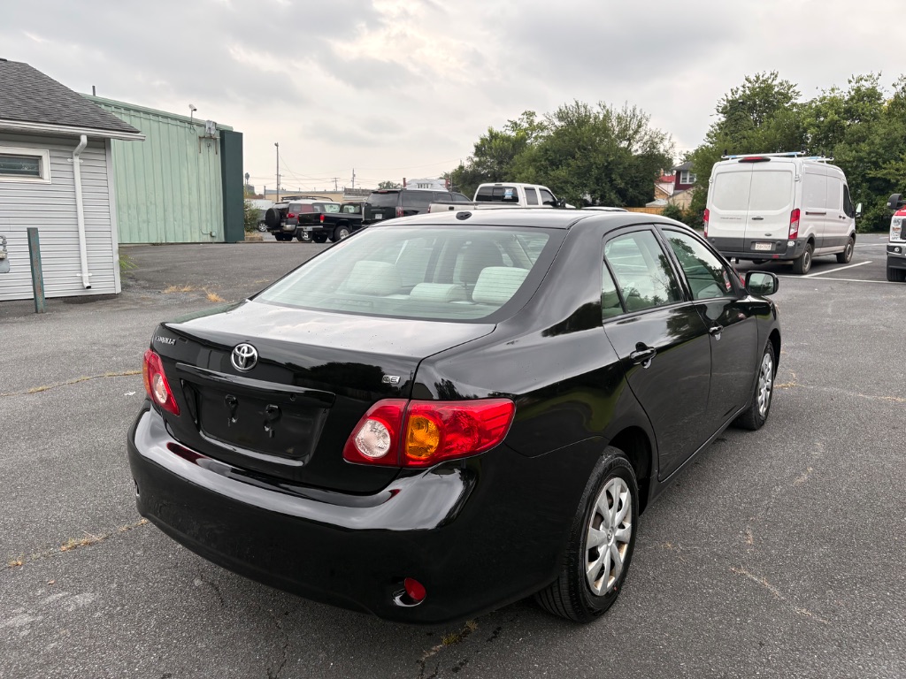 2009 Toyota Corolla - $8,000