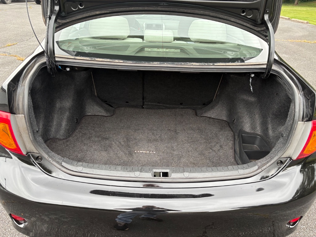 2009 Toyota Corolla - $8,000