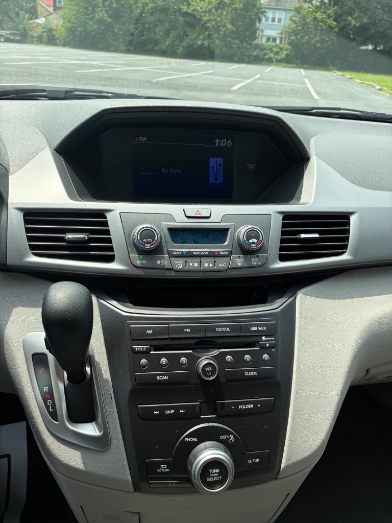 2013 Honda Odyssey - $9,900