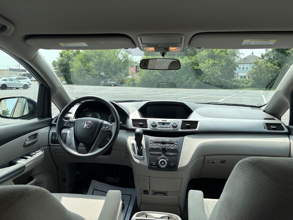 2013 Honda Odyssey - $9,900