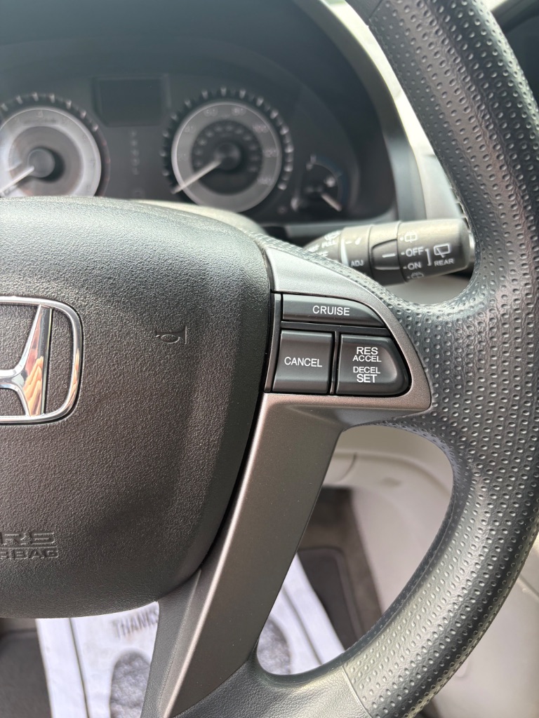 2013 Honda Odyssey - $9,900