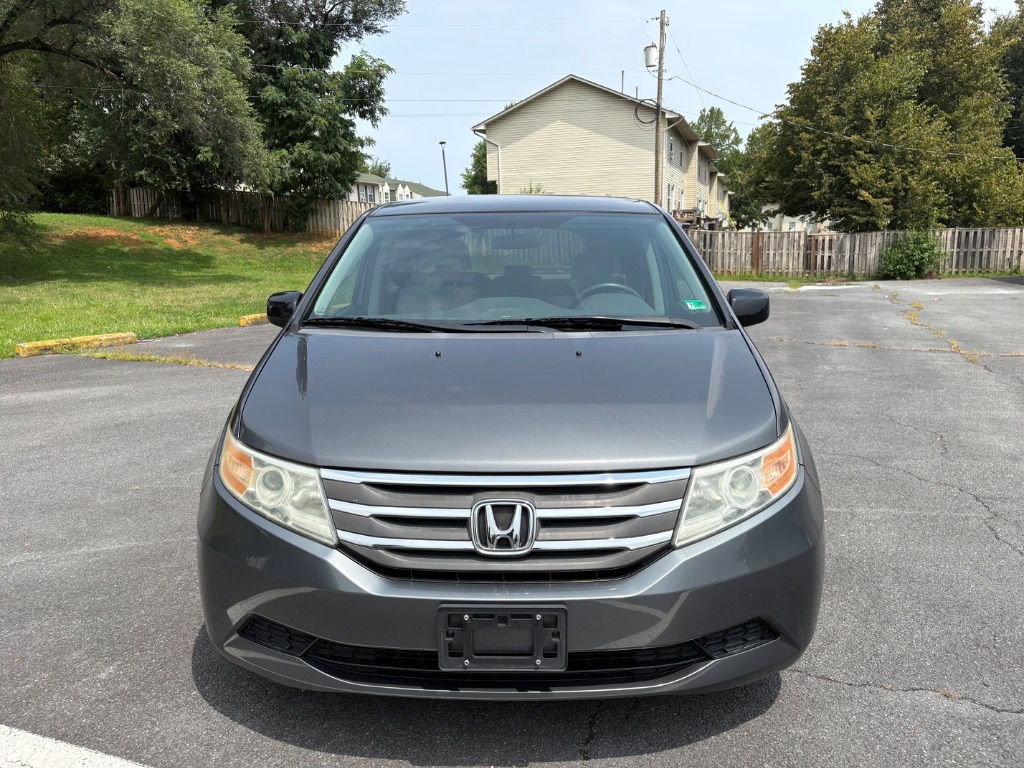 2013 Honda Odyssey - $9,900