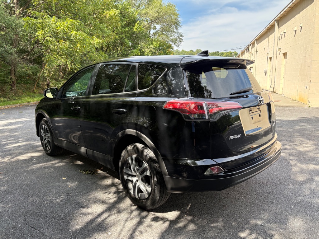 2018 Toyota RAV4 - $15,500