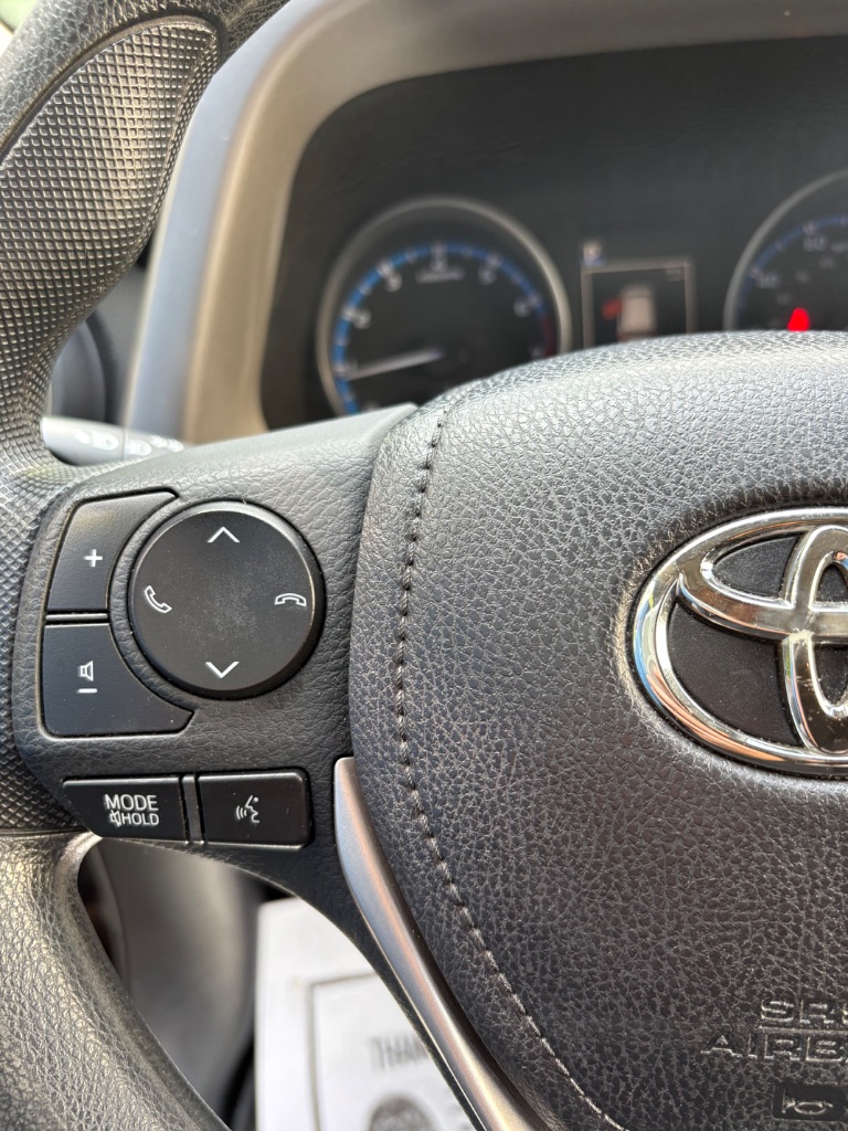 2018 Toyota RAV4 - $15,500