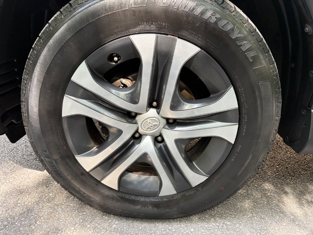 2018 Toyota RAV4 - $15,500