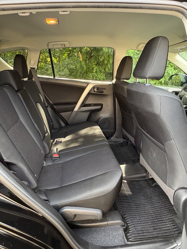 2018 Toyota RAV4 - $15,500