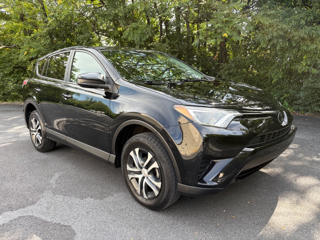 2018 Toyota RAV4 - $15,500