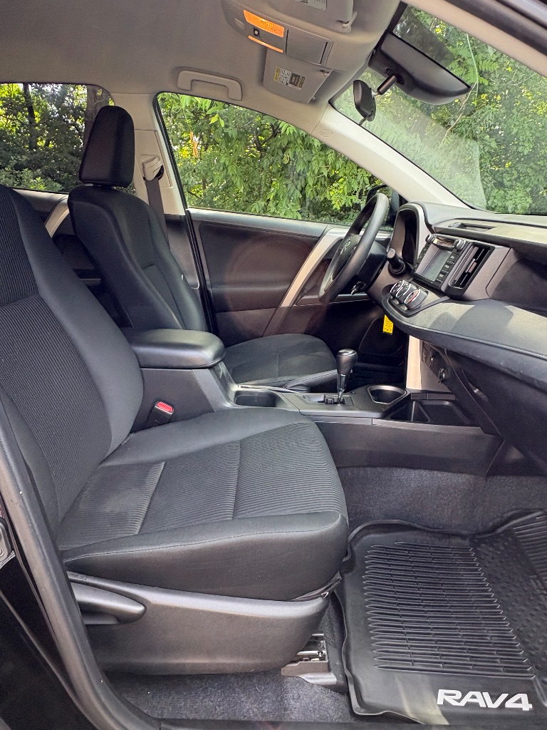 2018 Toyota RAV4 - $15,500
