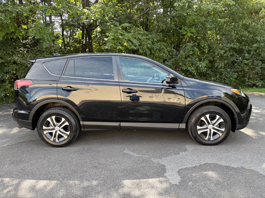 2018 Toyota RAV4 - $15,500