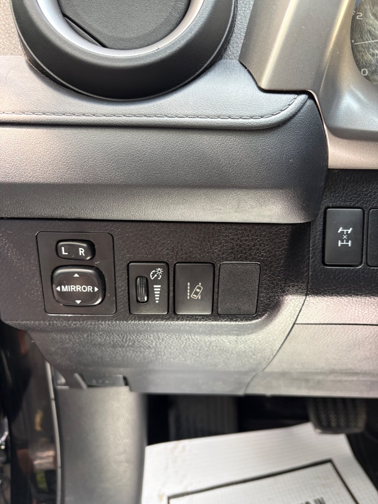 2018 Toyota RAV4 - $15,500