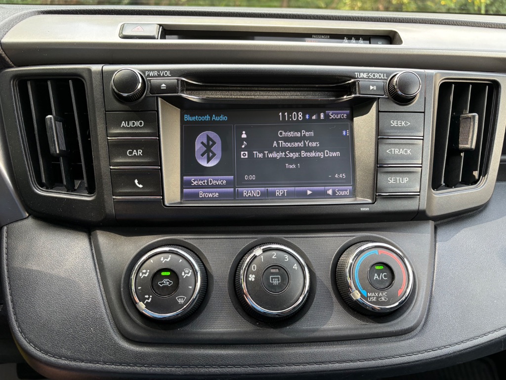 2018 Toyota RAV4 - $15,500