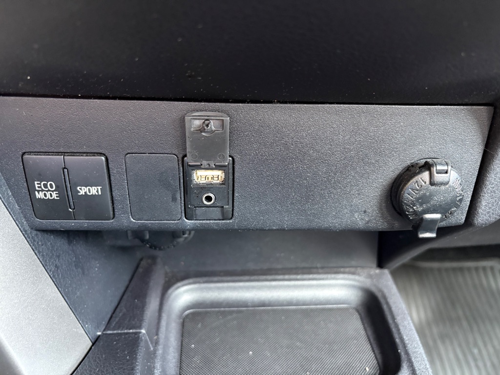 2018 Toyota RAV4 - $15,500