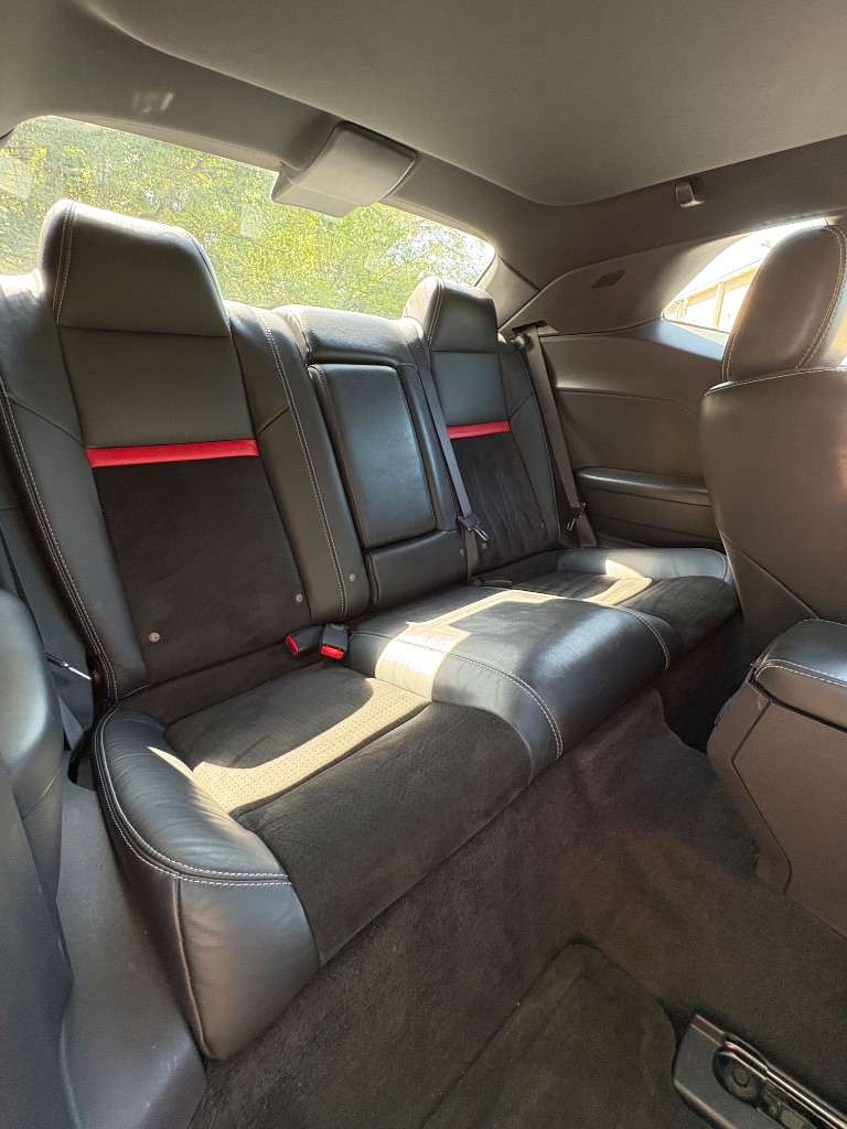 2010 Dodge Challenger - $18,500