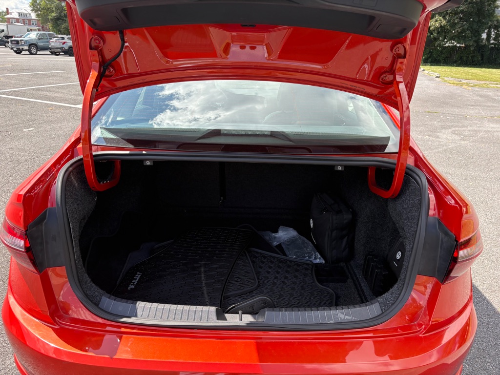 2020 Volkswagen Jetta - $15,500