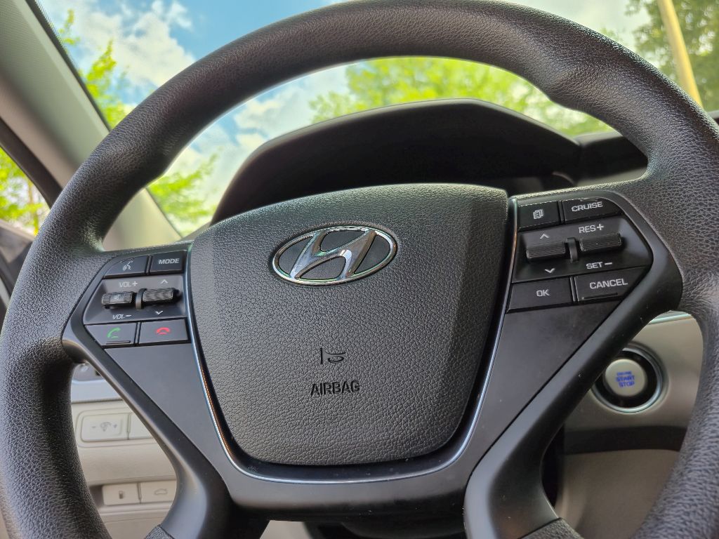 2017 Hyundai Sonata - $10,895