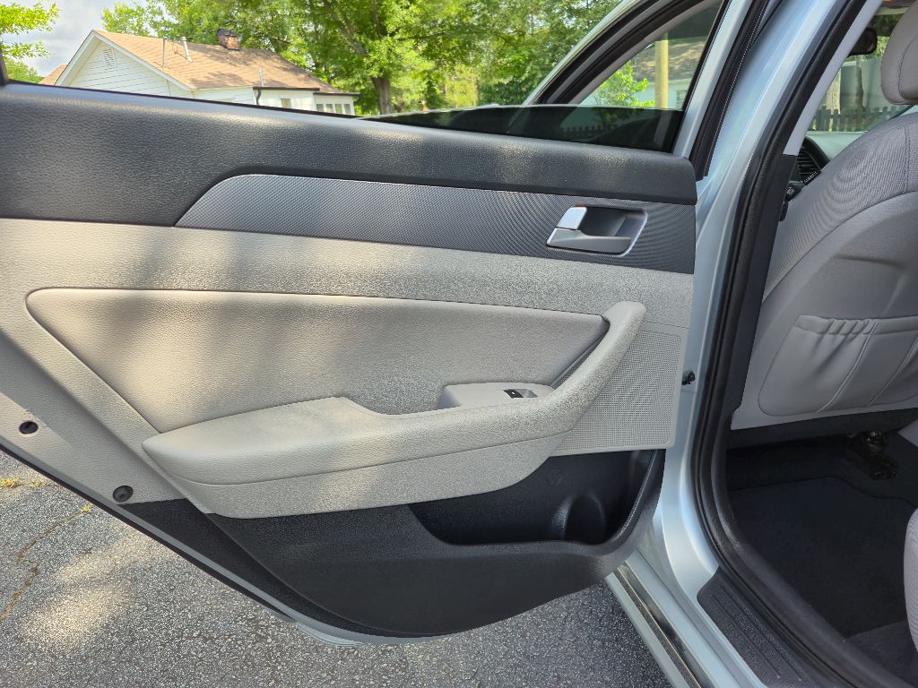2017 Hyundai Sonata - $10,895