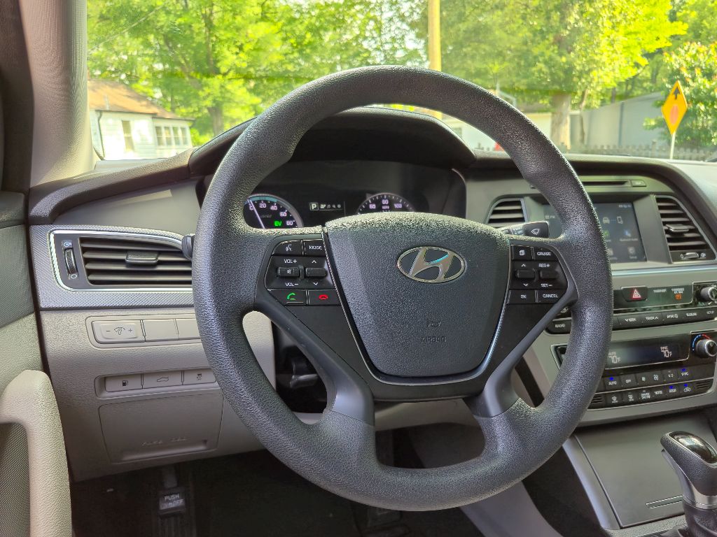 2017 Hyundai Sonata - $10,895