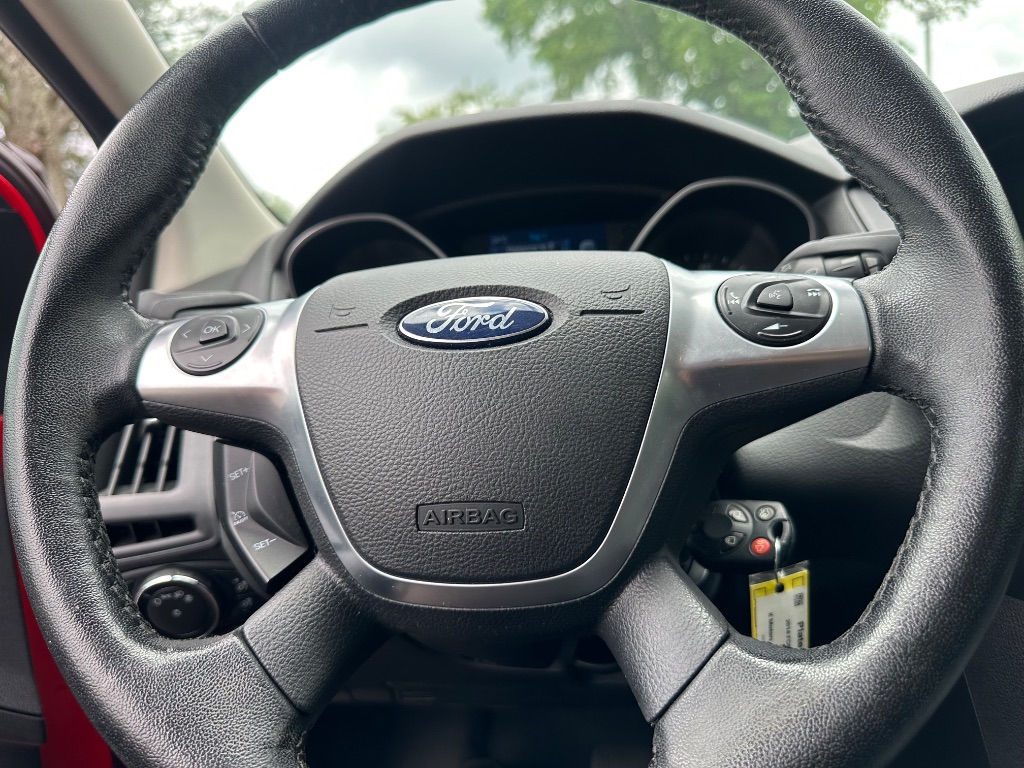 2014 Ford Focus SE photo