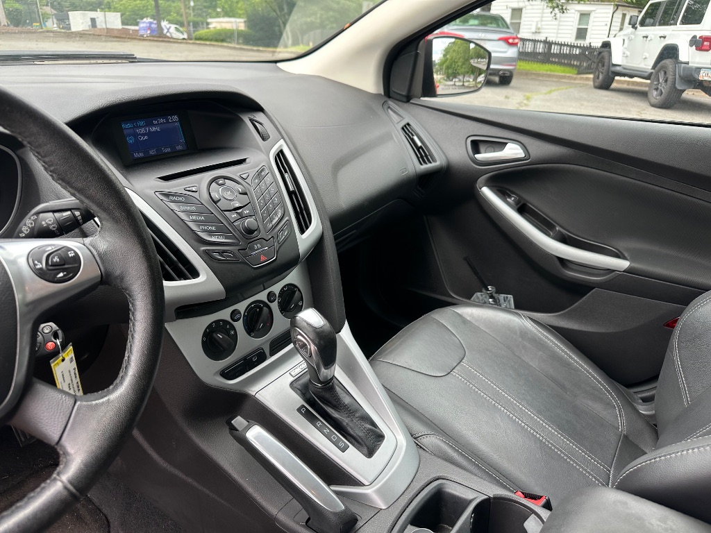 2014 Ford Focus SE photo