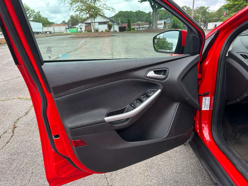 2014 Ford Focus SE photo