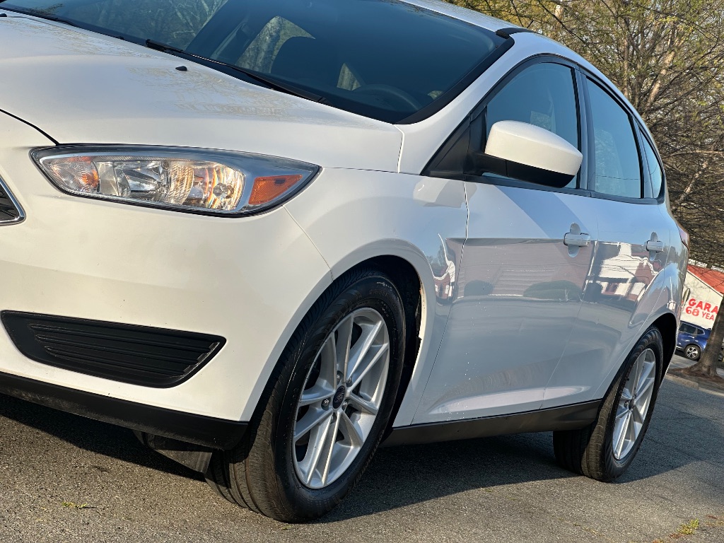 2018 Ford Focus SE photo