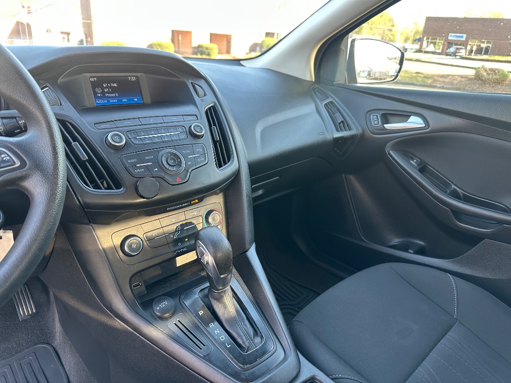 2018 Ford Focus SE photo