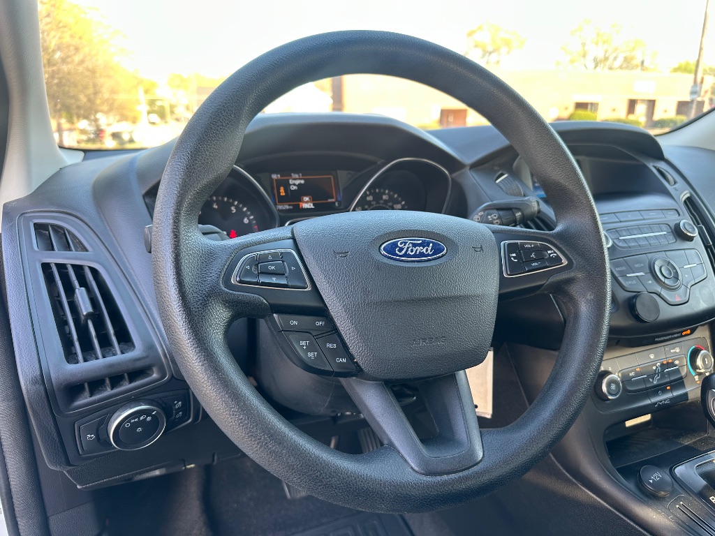 2018 Ford Focus SE photo