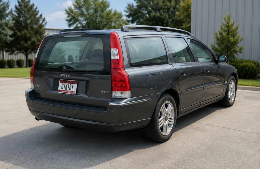 2006 Volvo V70 - $5,000