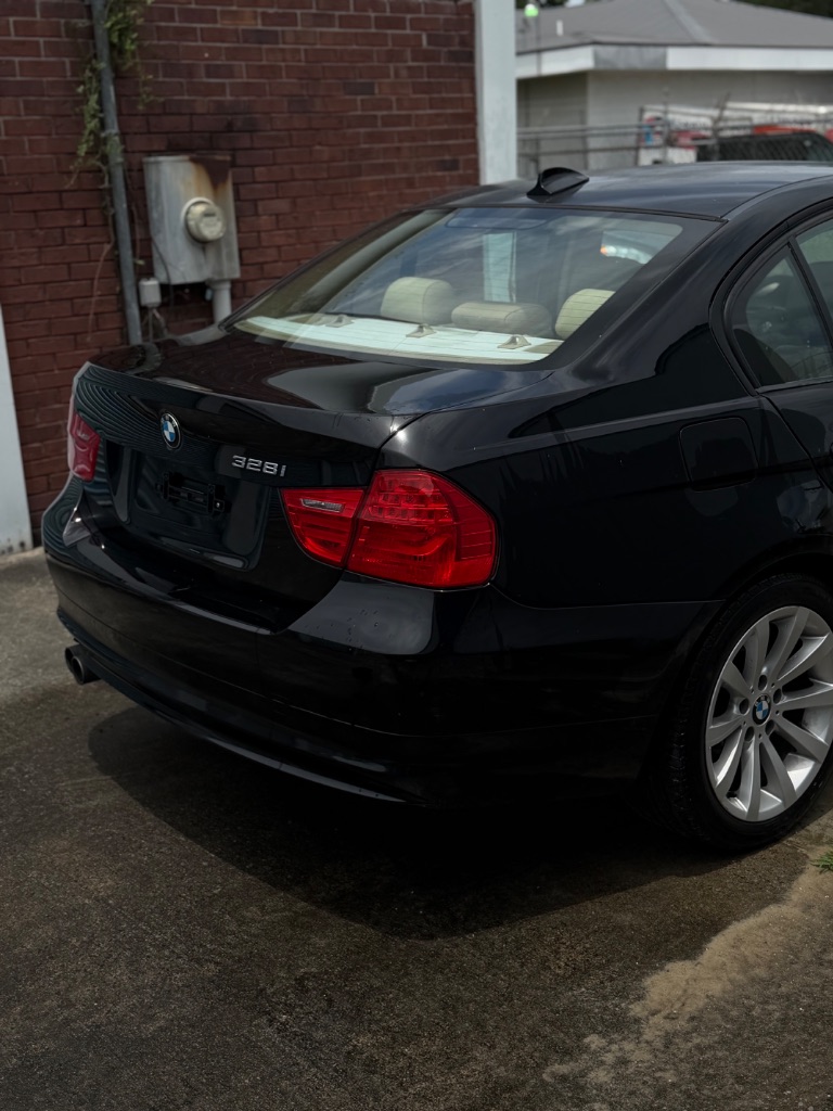2011 BMW 328i - $4,000