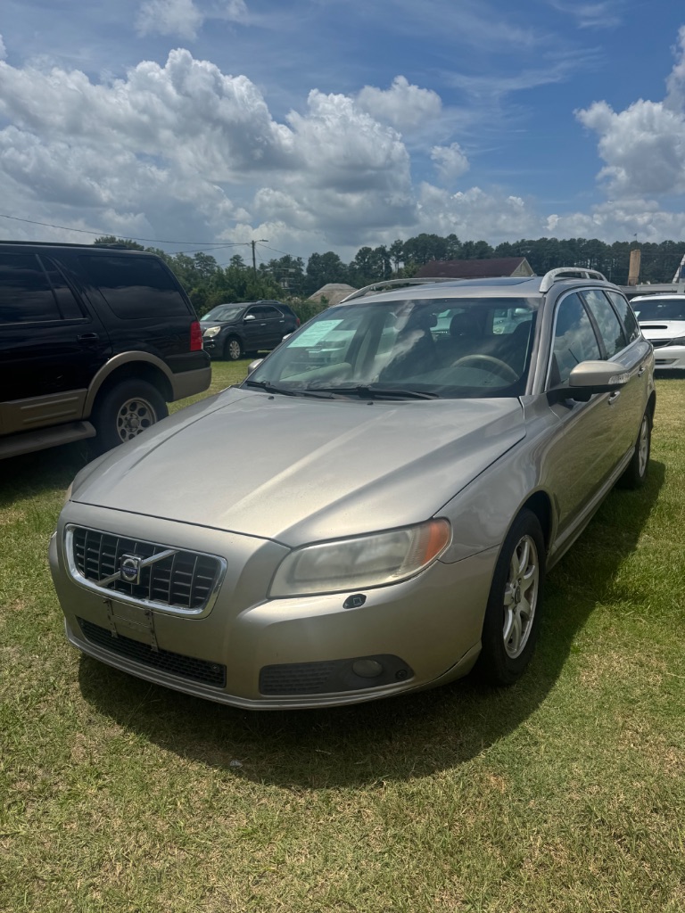 2008 Volvo V70 - $3,800