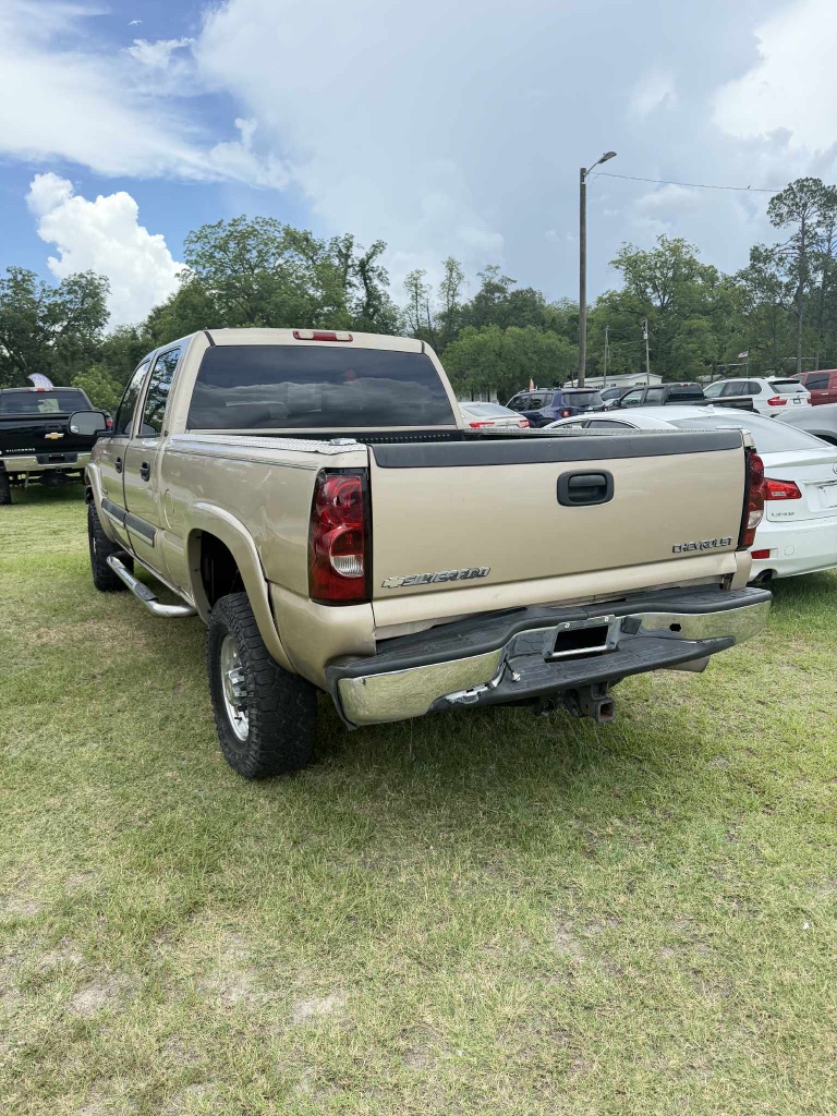 2004 Chevrolet Silverado 2500 - $6,000