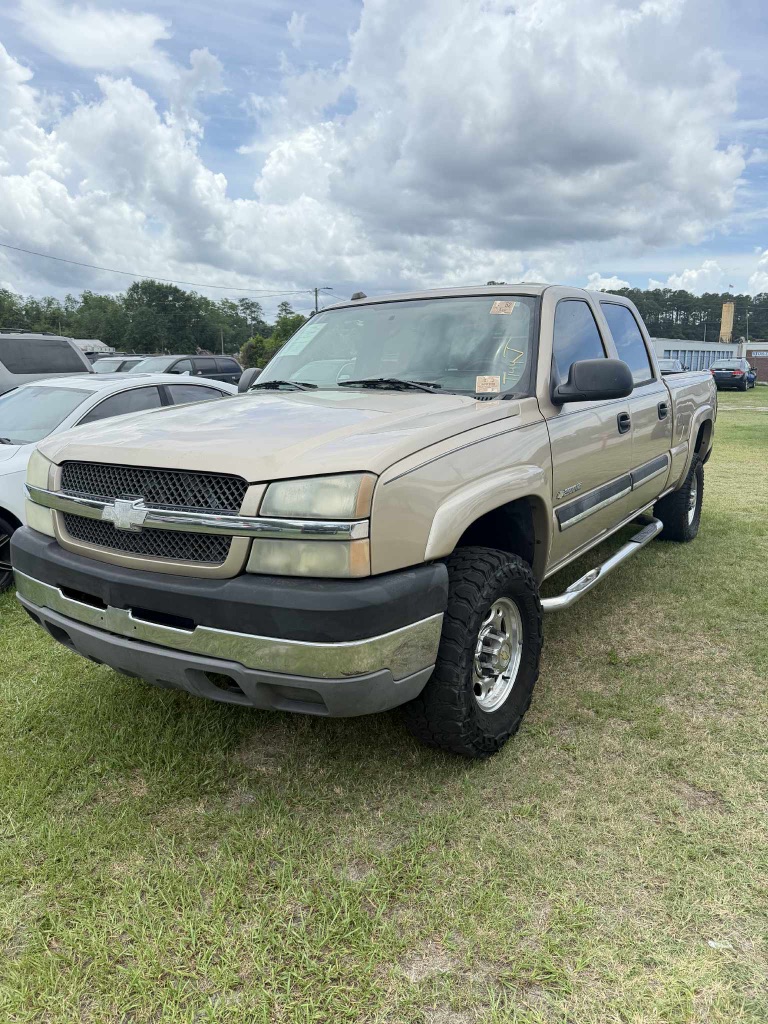 2004 Chevrolet Silverado 2500 - $6,000