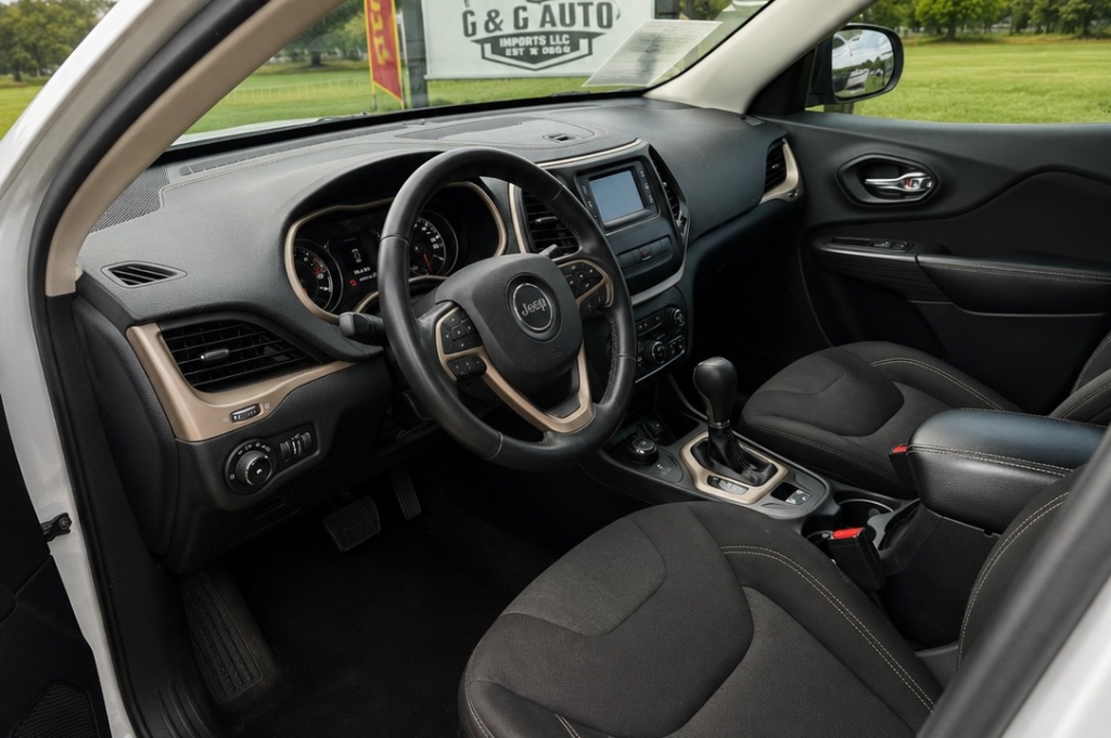 2016 Jeep Cherokee - $7,000