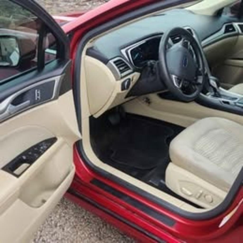 2016 Ford Fusion SE photo