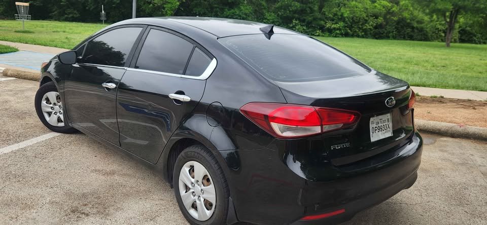 2017 Kia Forte LX photo