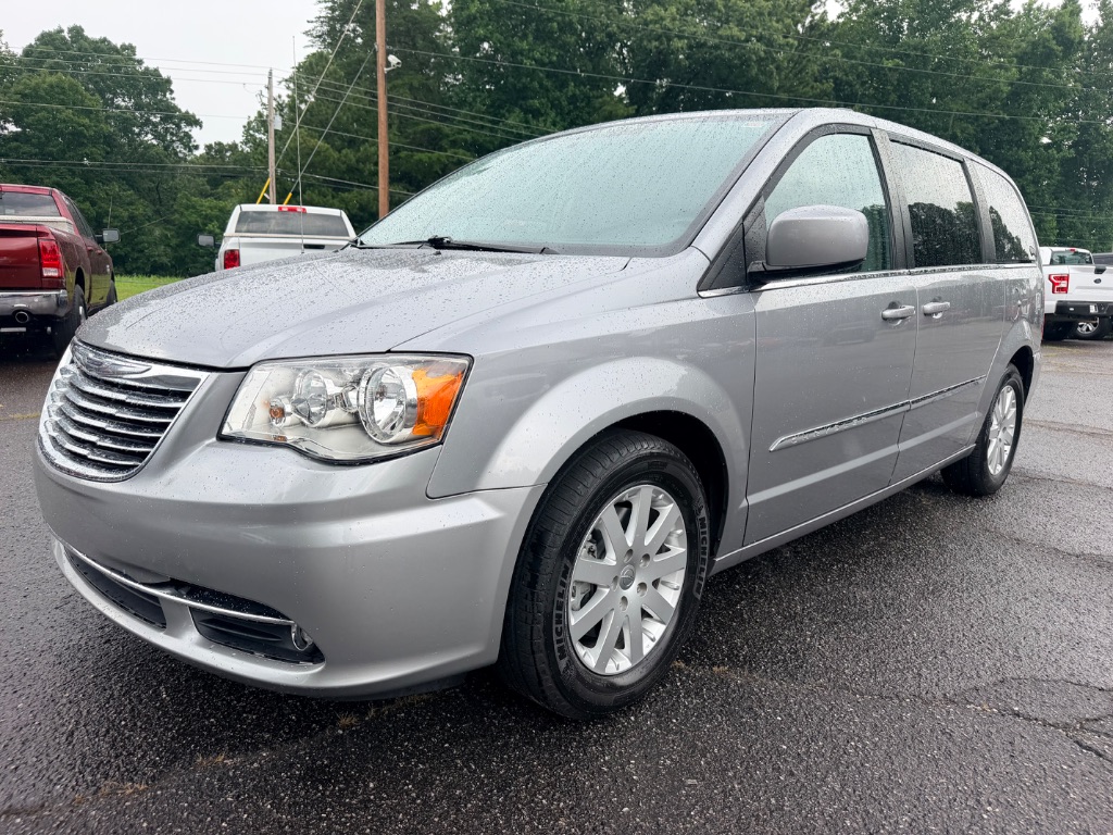 Silver 2016 Chrysler Town & Country Minivan Front-Wheel Drive Automatic