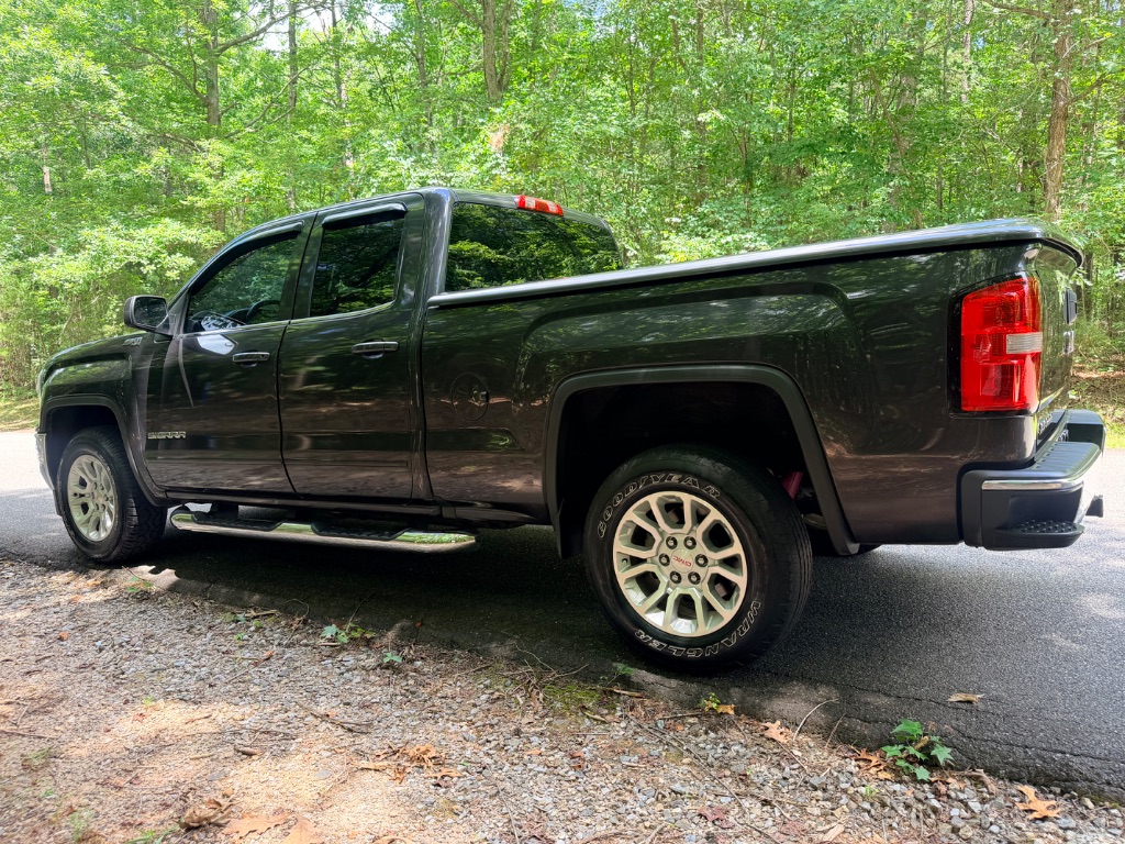 2016 GMC Sierra 1500 - $17,581