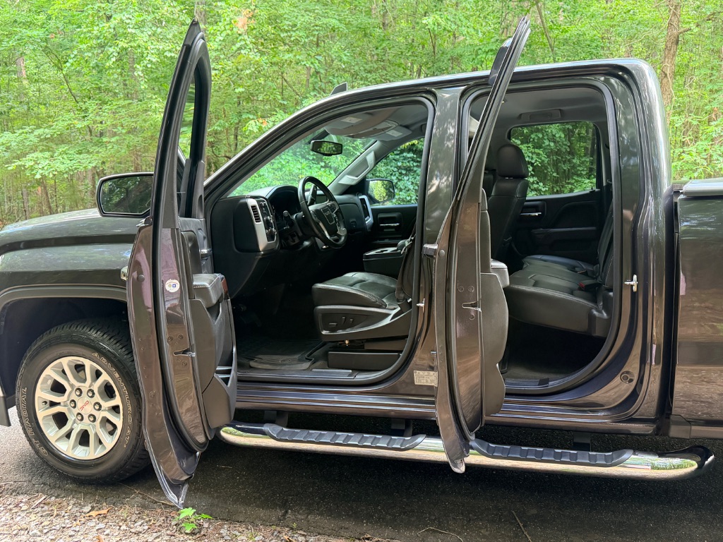 2016 GMC Sierra 1500 - $17,581