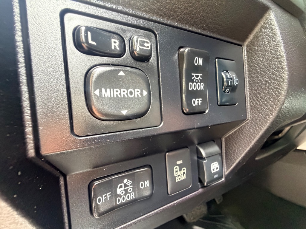 2016 Toyota Tundra - $19,780